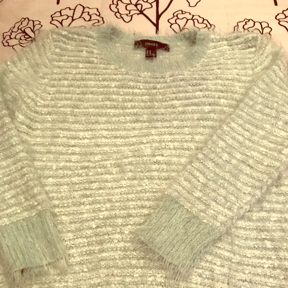 Seafoam fuzzy sweater 💚